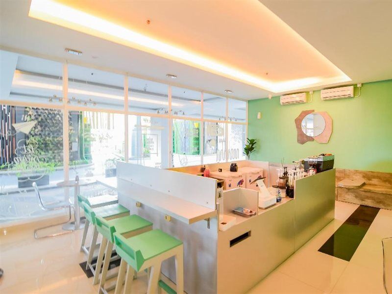 Collection O 15 Taman Melati Merr Surabaya Eksteriør bilde